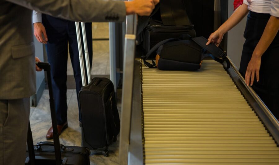 A kabinbőrönd méret szabályai és a leggyakoribb reptéri „csapdák” elkerülése